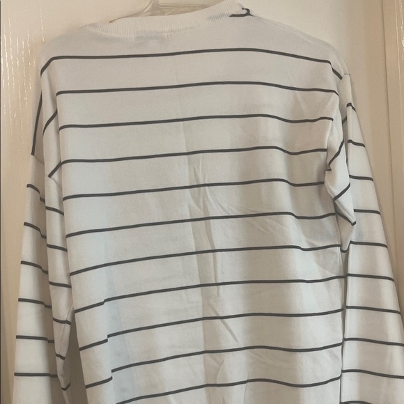 ANDREE BY UNIT White and Black Striped Top with sequin heart - Picture 7 of 7